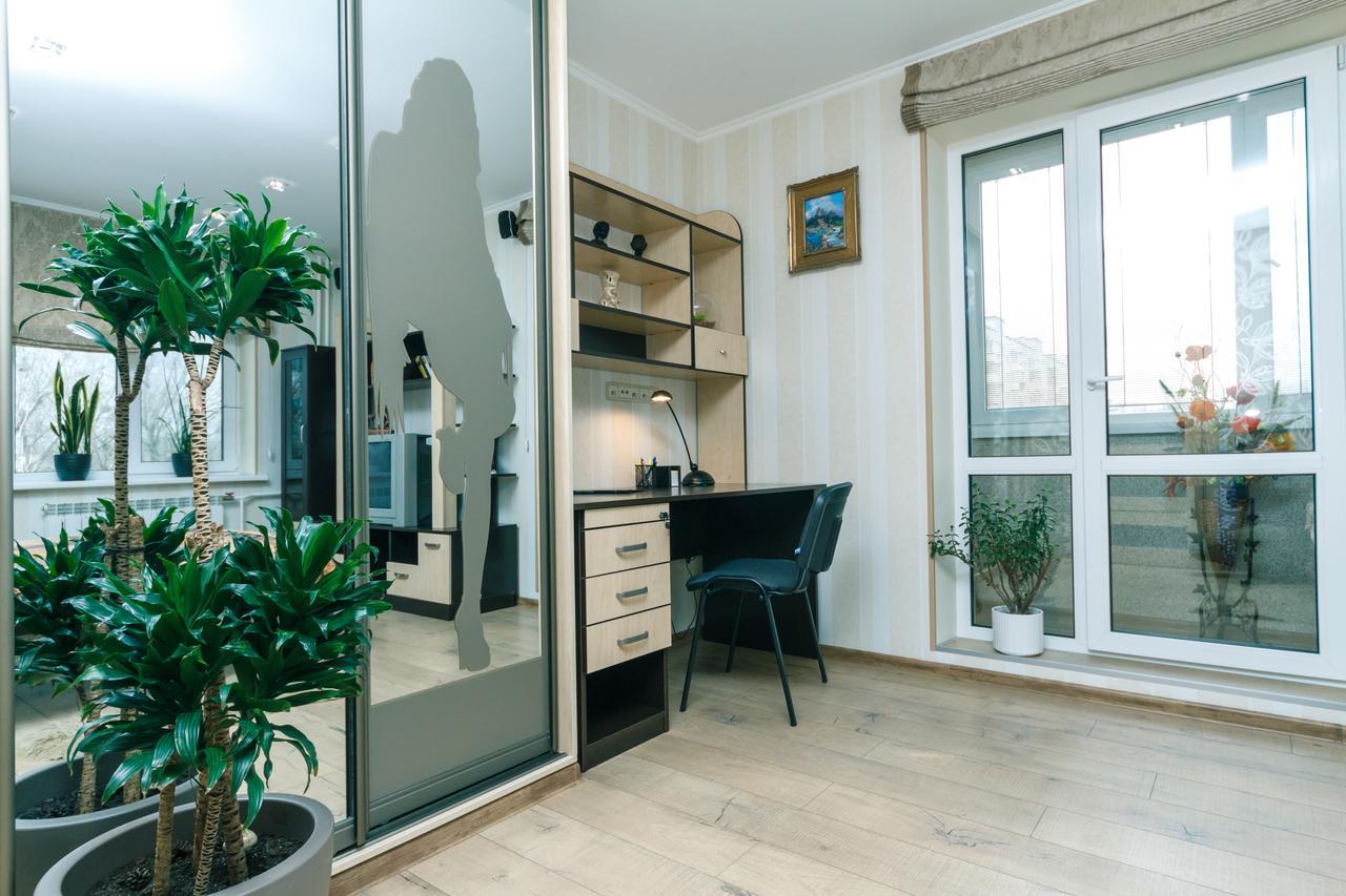 Apartment On Sevastopolska Square 基輔 外观 照片